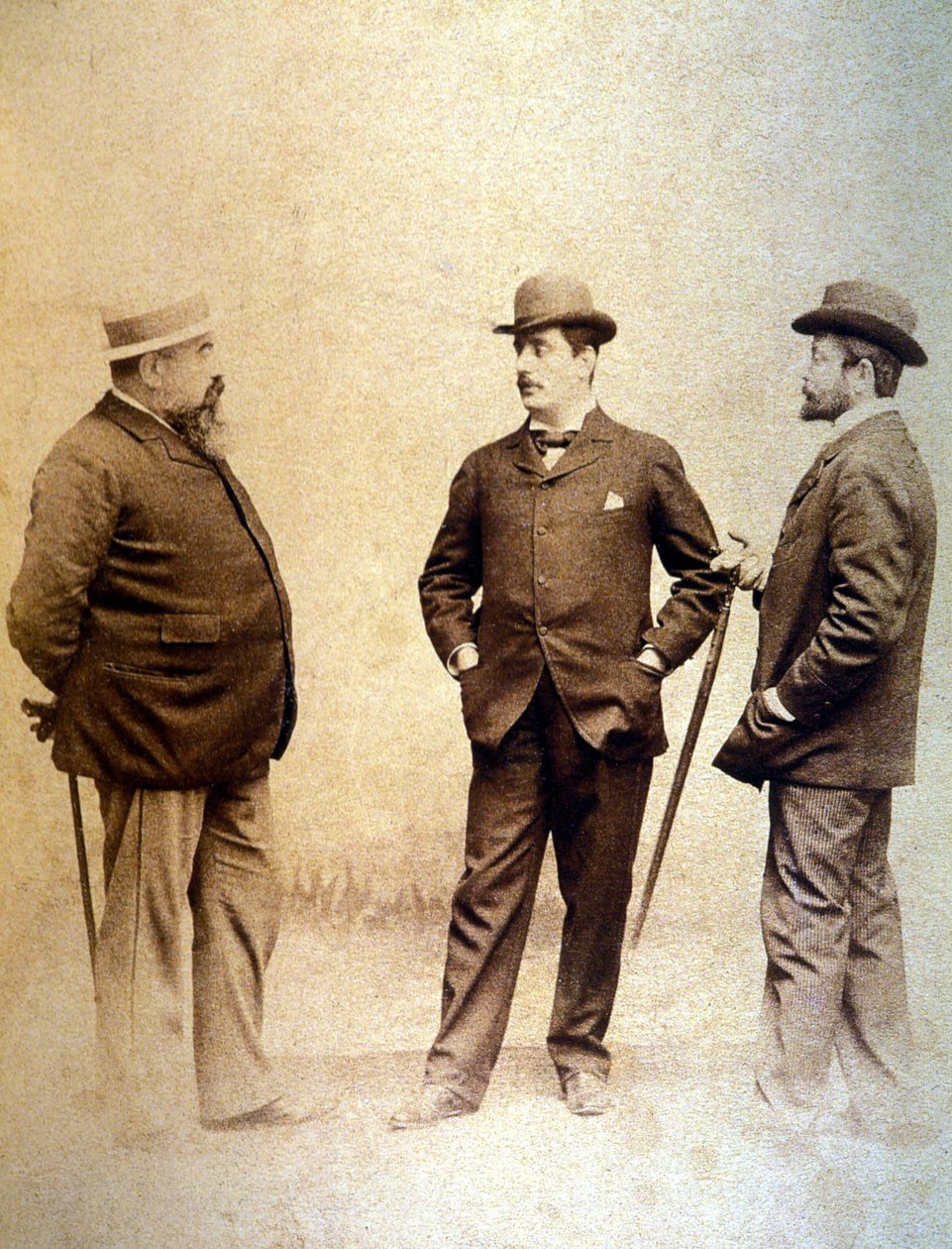Giacomo Puccini（1858-1924），他的编剧，Giuseppe Giacosa（左）和Luigi Ilica（右）。 作者 不明