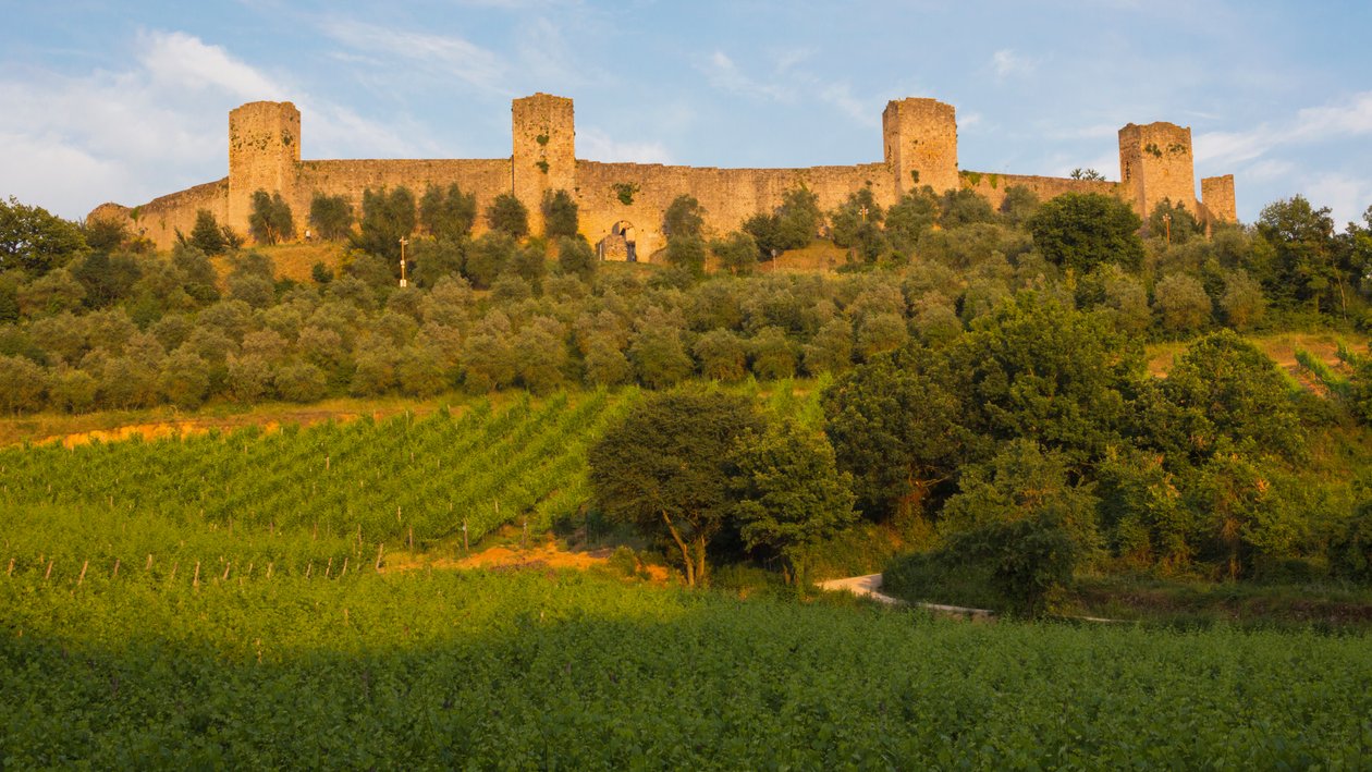 被围住的中世纪镇，Monteriggioni，意大利 作者 未知未知