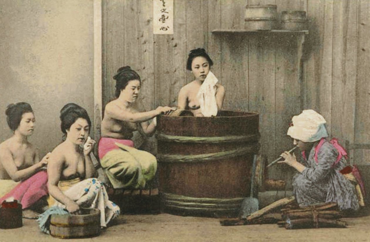 日本洗手间，1880年（手工彩色照片） 作者 不明