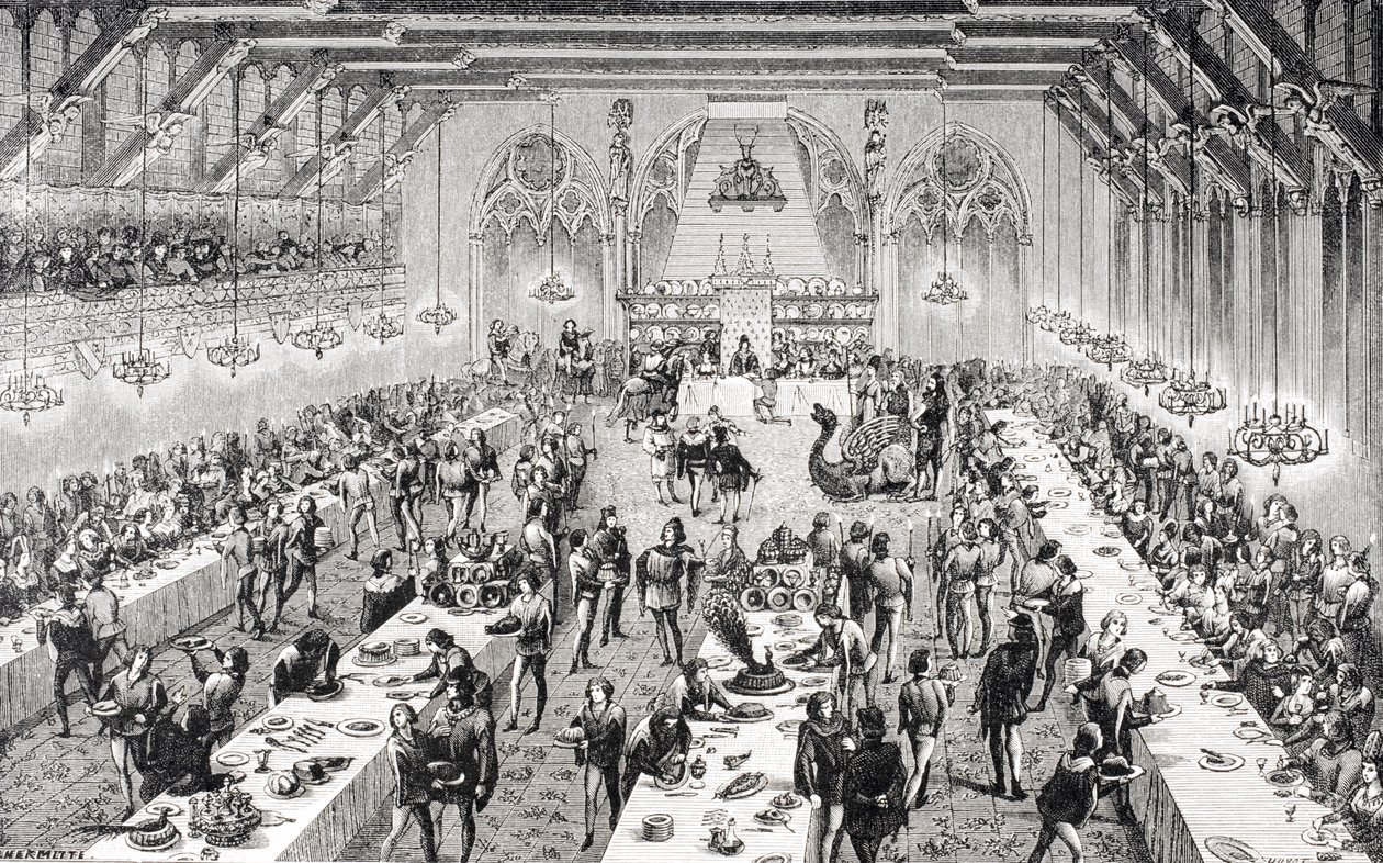 14世纪法国宫廷的盛大仪式宴会，19世纪雕刻在M. Viollet-Leduc的&39;Dictionnaire du Mobilier Francais&39;，来自Pau的&39;Le Moyen Age et La Renaissance&39; 作者 法语学校
