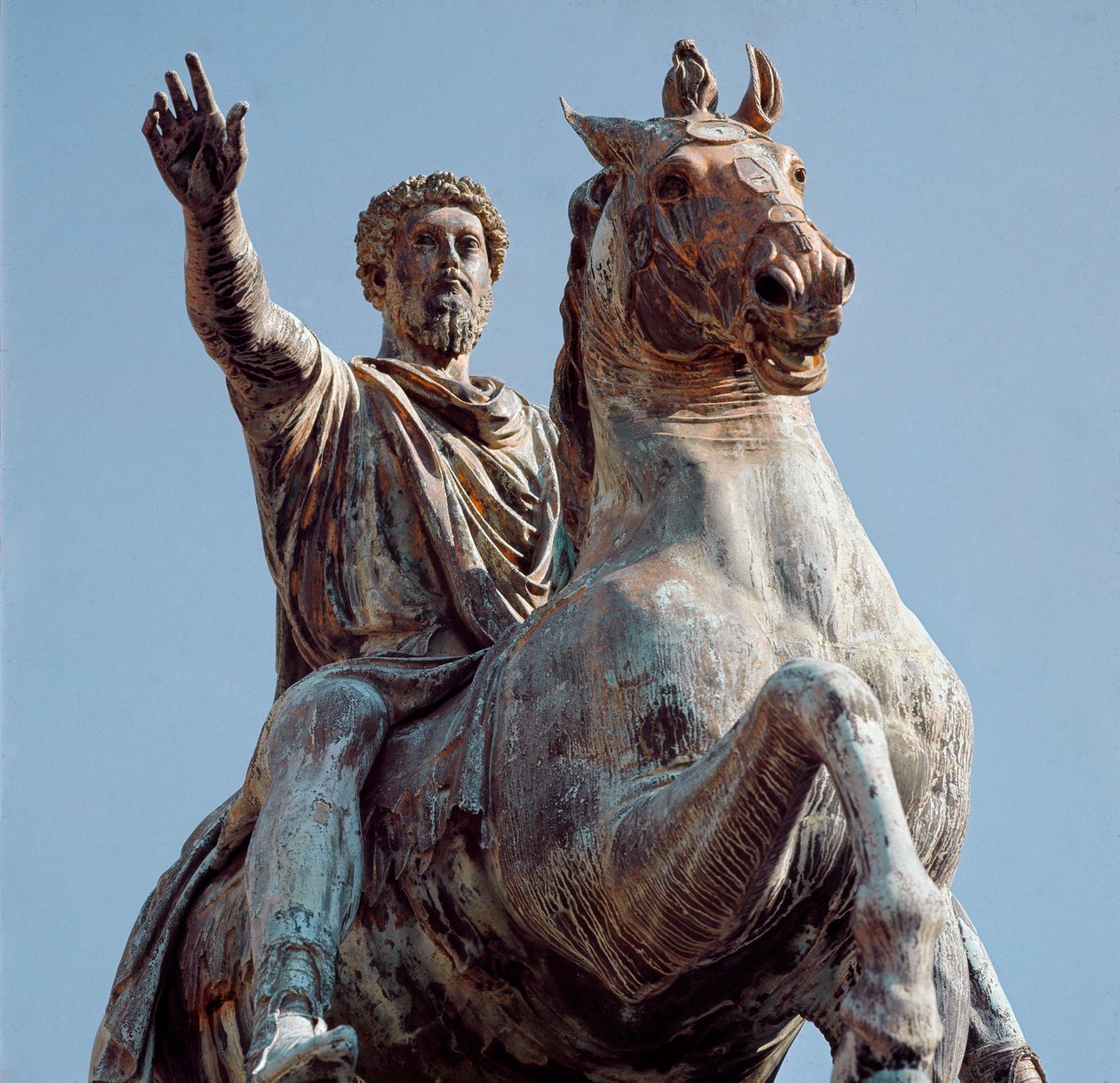 Equestrian statue of Roman Emperor Marc Aurele (Caesar Marcus Aurelius Antoninus Augustus) (121-180). Bronze sculpture. Copy after the original kept at the Capitol Museum, Rome. Capitol Square (Campidoglio) Rome 作者 （之后）小说