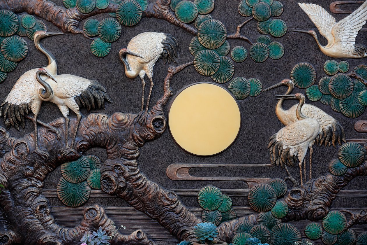 Linh Phong佛教寺庙，红色被加冠的起重机象征主义长寿和好运，大叻，越南 作者 不明