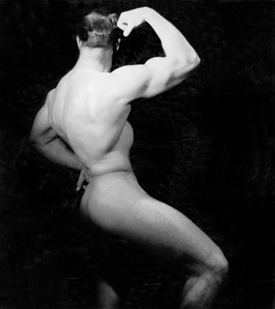 Nude Bodybuilder Side View，San Francisco，California，c.1950 作者 不明