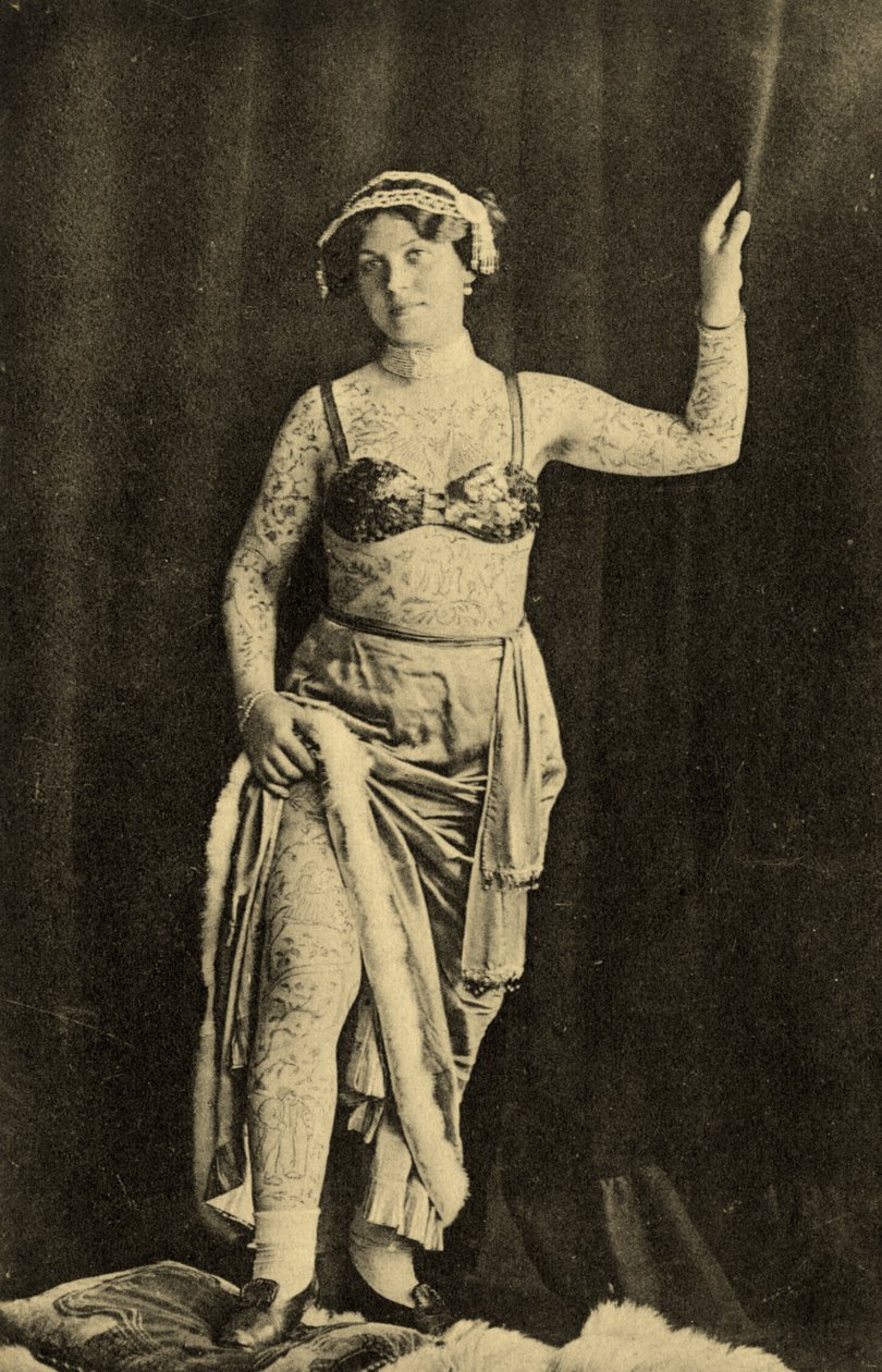 Maud，纹身女士的肖像，c.1905 作者 不明