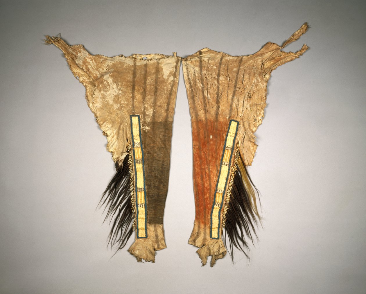 对于Chiefs War Dress，Sioux，Yantonai，1801-33的一对护腿 作者 美国学校