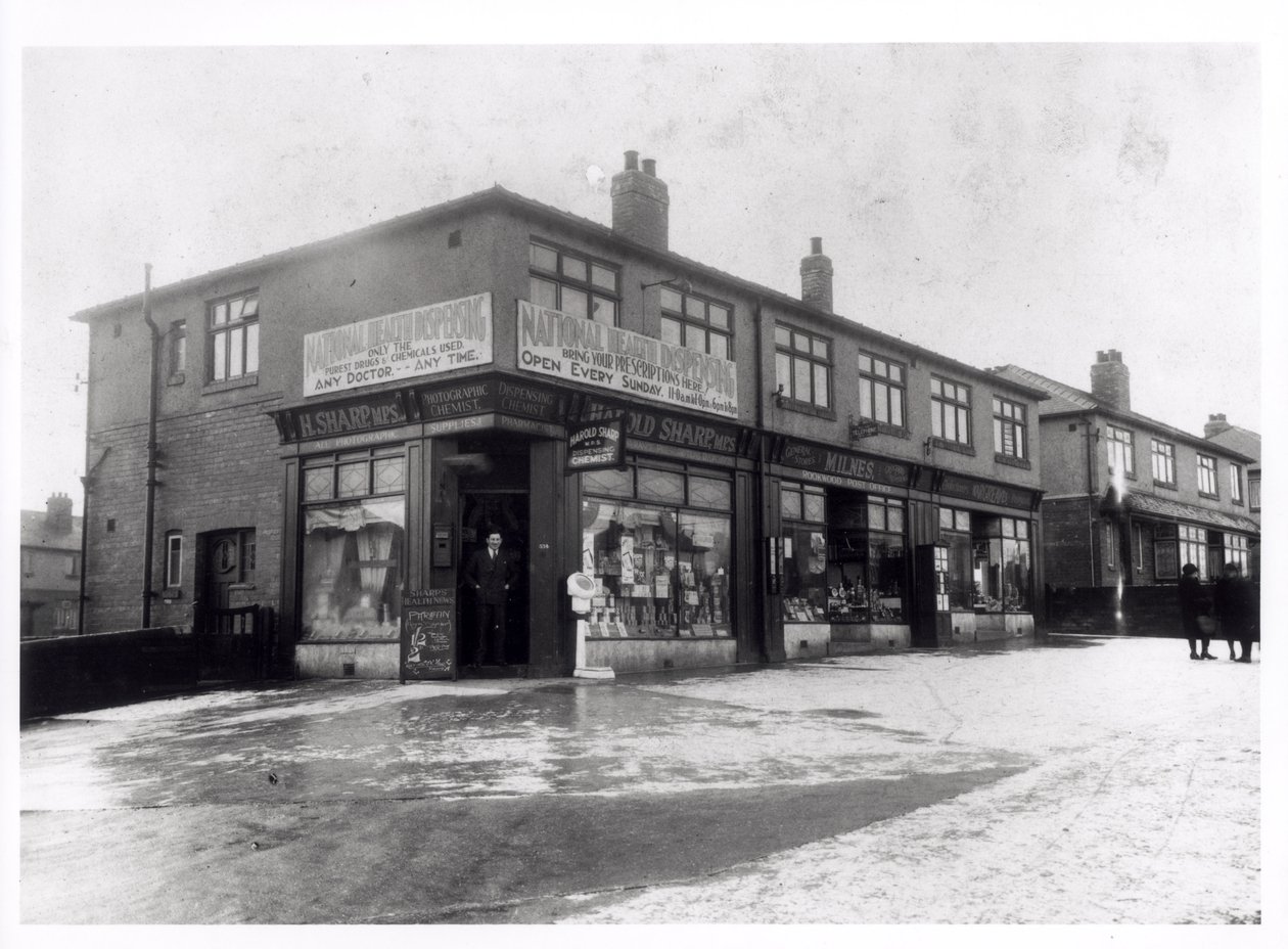 Harold Sharp国家卫生配药化学家，Rookwood Parade，York Road，Leeds，1936 作者 英国摄影师