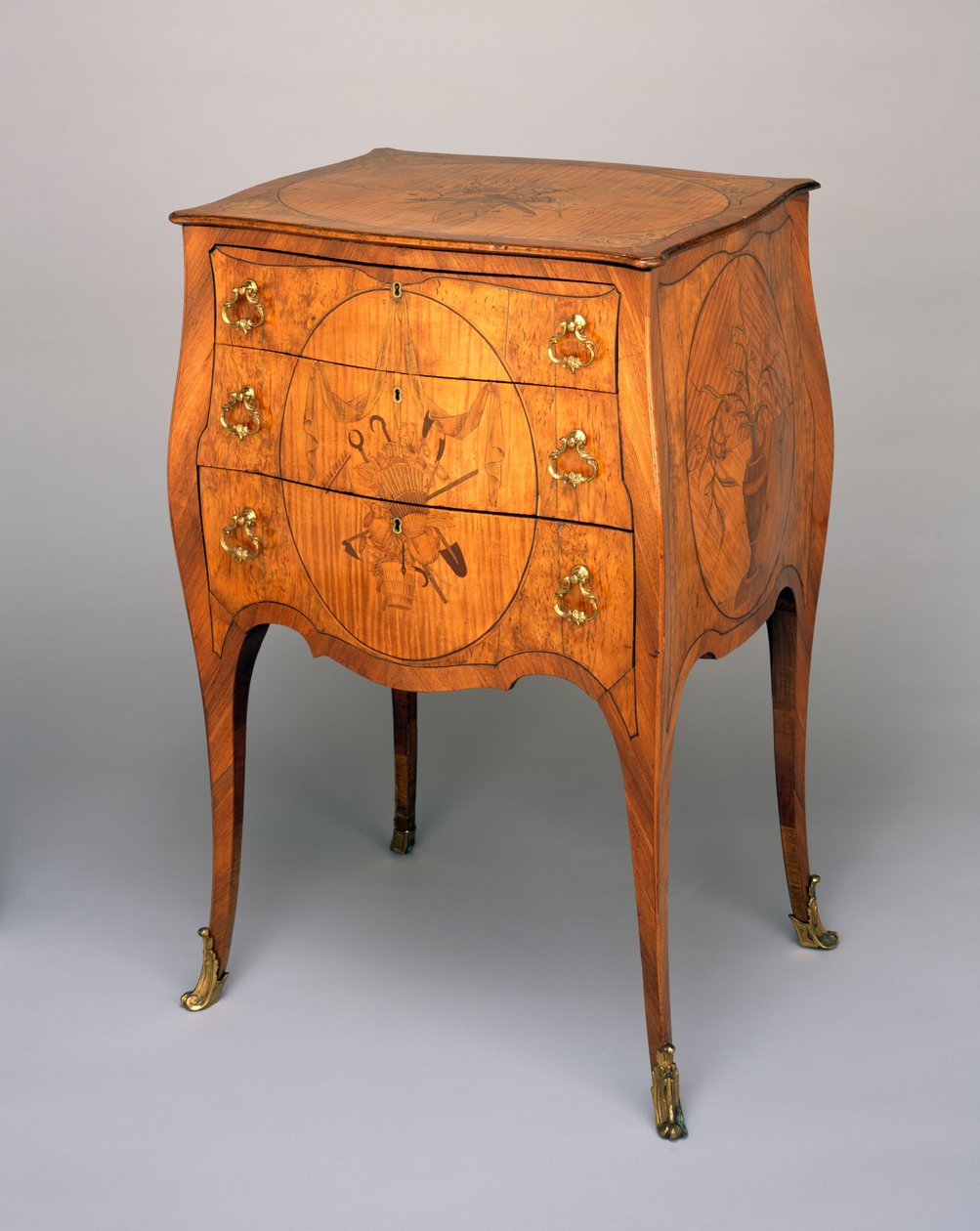 Commode，c.1770（桃花心木，红木，calamander和ormolu） 作者 英语学校