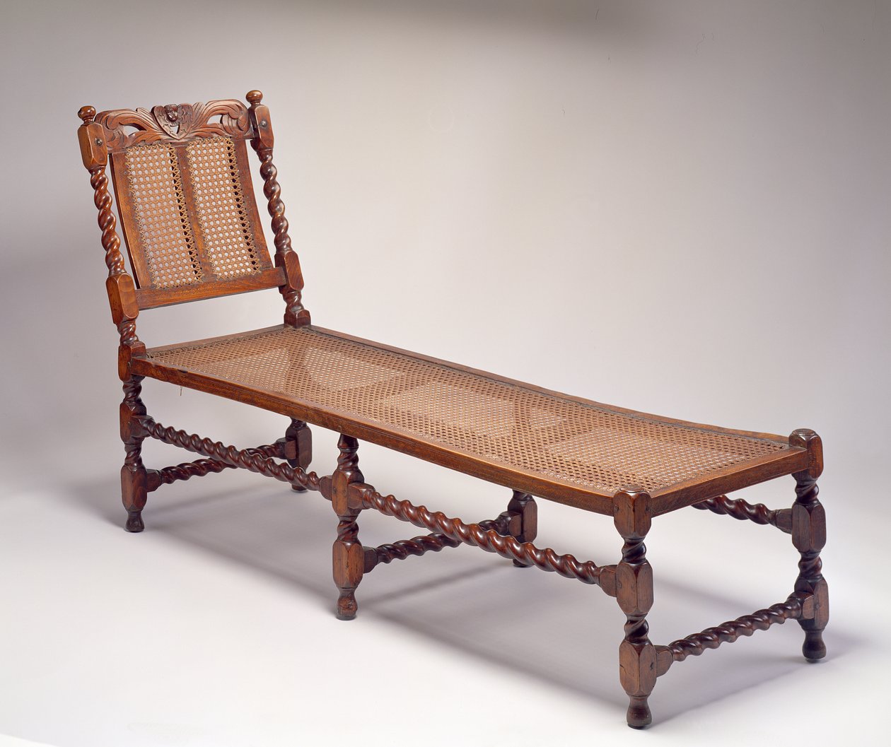 来自伦敦的Couch，1680-90（山毛榉） 作者 英语学校