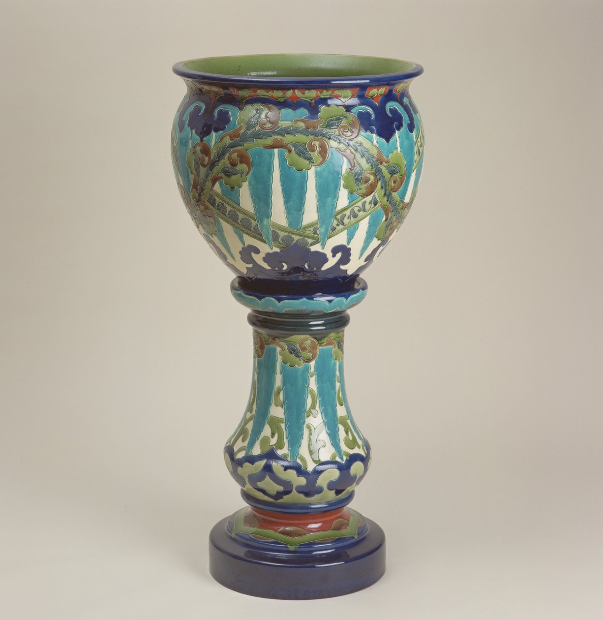 Jardiniere by Burmantofts Pottery，Leeds，1890-1904（陶瓷） 作者 英语学校