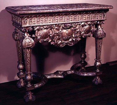 边桌归于J.Moore，c.1715（gilt gesso） 作者 英语学校