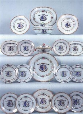 法国市场的Famille Rose装饰部分晚餐服务，由Garnier de Fourgeray（陶瓷）设计 作者 法语学校