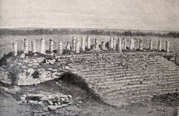 大金字塔和Ake画廊，来自新世界的古城，由Claude-Joseph-Desire Charnay，酒吧。 1887年 作者 法语学校