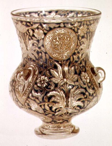 伊斯兰风格的镀金和珐琅装饰挂灯由Joseph Brocard，1878年（玻璃） 作者 法语学校
