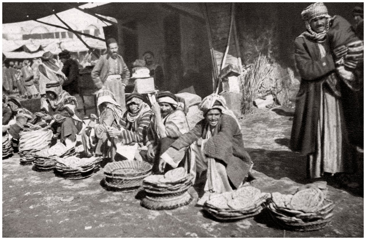 Suq El Khubur，伊拉克巴格达的原生面包市场，1925年。 作者 凯里姆