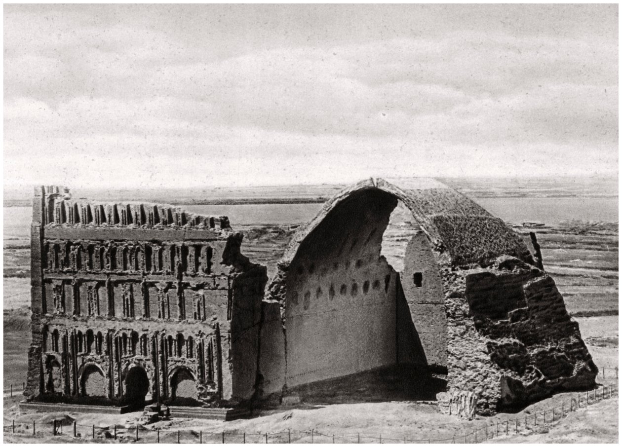 Taq-i Kisra从空中飞来，伊拉克的Ctesiphon，1925年 作者 凯里姆