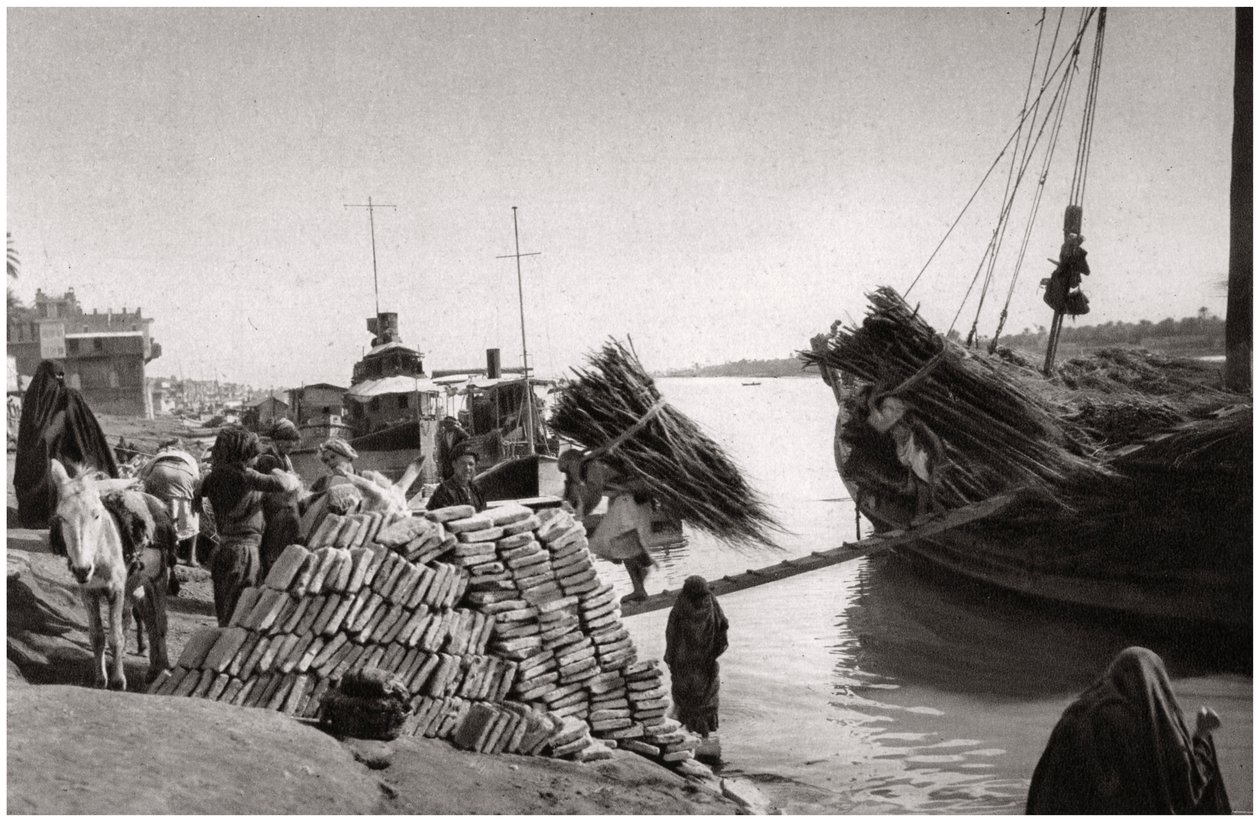 伊拉克巴格达Muhaila，1925年从船上卸下货物。 作者 凯里姆