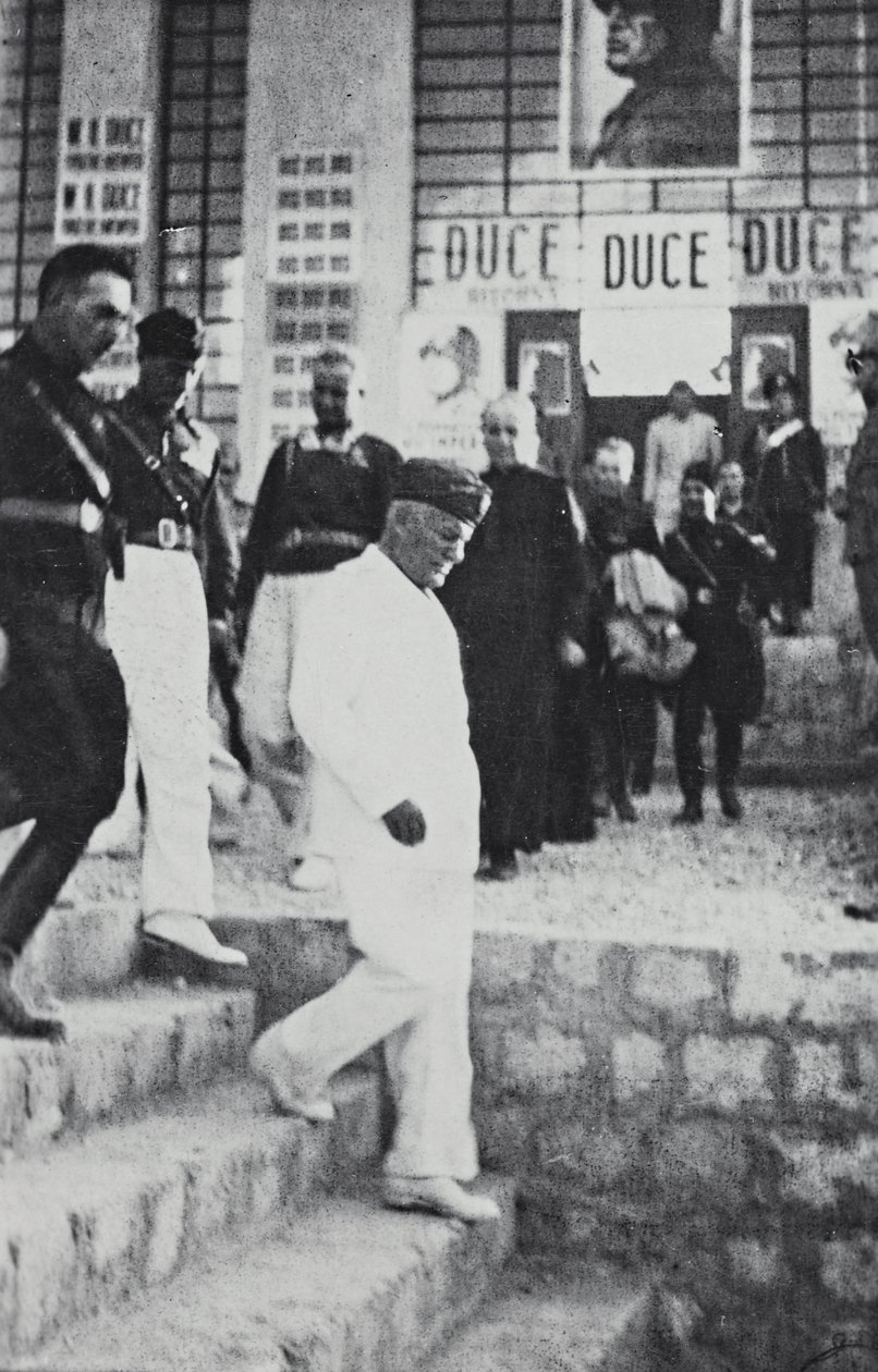 专辑 "Duce"：贝尼托-墨索里尼在西西里岛正式访问期间（黑白照片）。 作者 斯卡拉塔（A. Scarlata）