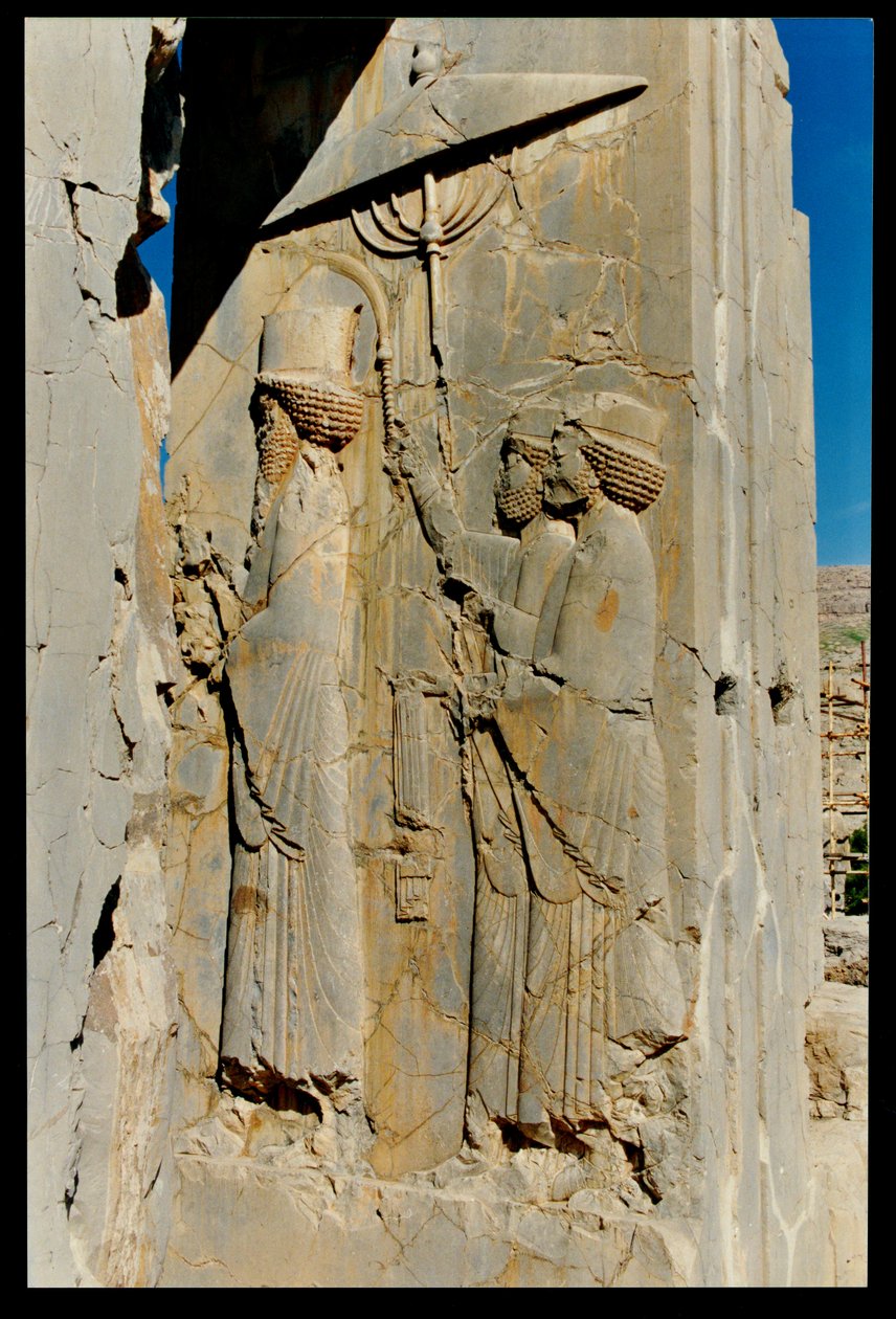 Xerxes（公元前519  -  465年）和他的侍从进入或离开宫殿，从Hadish（Xerxes的私人宫殿）中解脱，公元前480  -  70年 作者 阿契美尼德