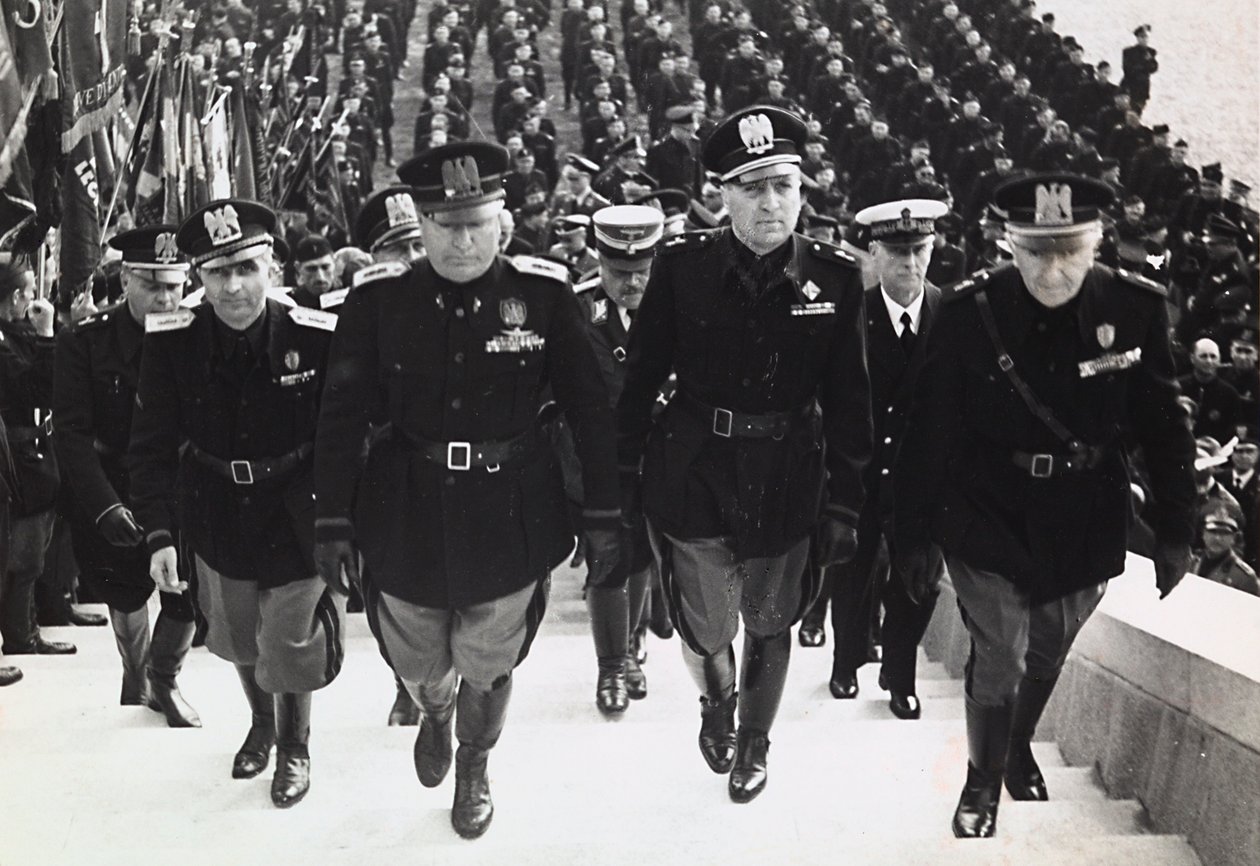 Mussolini at a military parade (b/w photo) 作者 阿基里·维拉尼（Achille Villani）