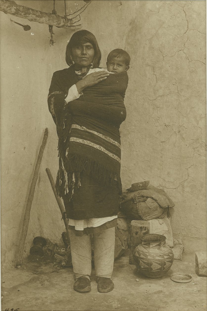 Acoma，Mary和她的孩子，1900年（铂金印刷） 作者 亚当·克拉克·弗罗曼