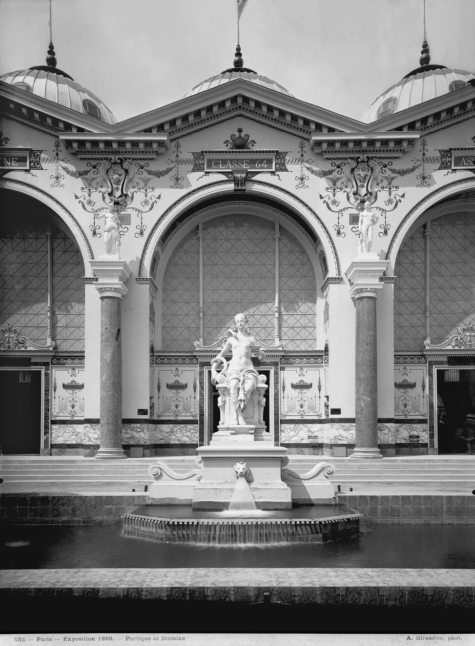 门廊和喷泉在世界博览会，巴黎，1889年 作者 阿道夫·吉拉顿（Adolphe Giraudon）