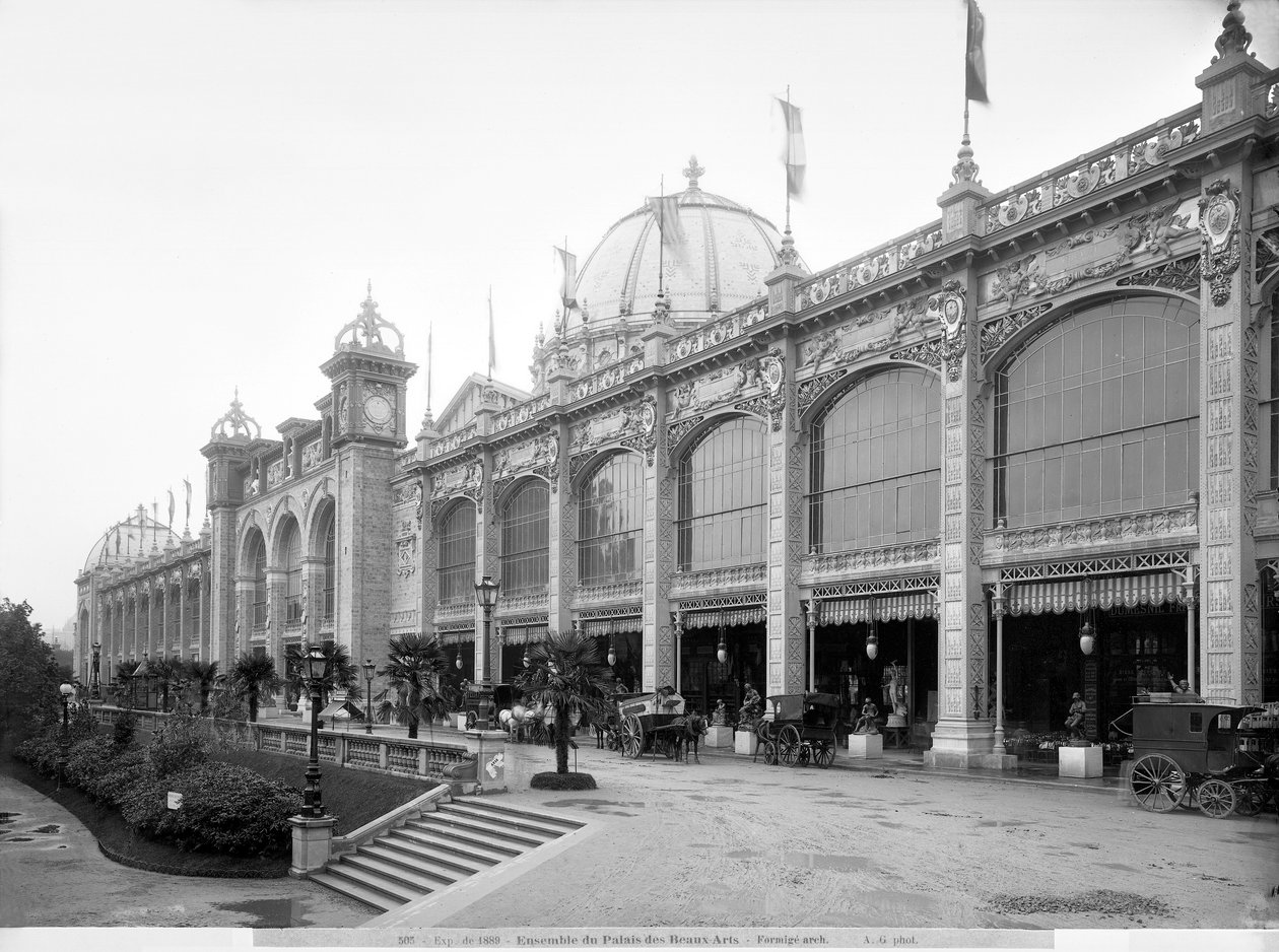 Palais des Beaux-Arts，环球展，巴黎，1889年的视图 作者 阿道夫·吉拉顿（Adolphe Giraudon）