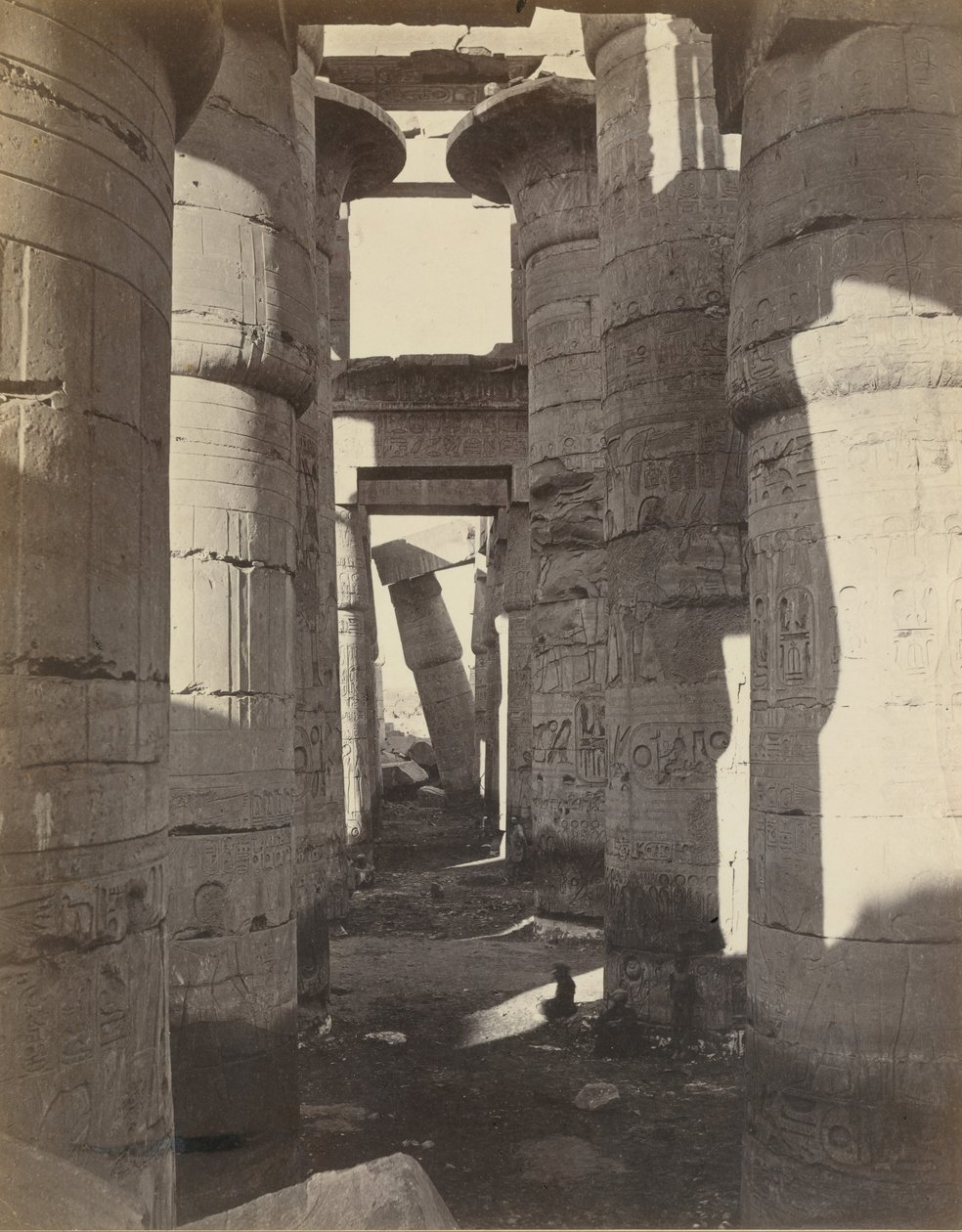 上埃及，卡纳克的大厅，约1870年。 作者 阿道夫·布劳恩（Adolphe Braun）