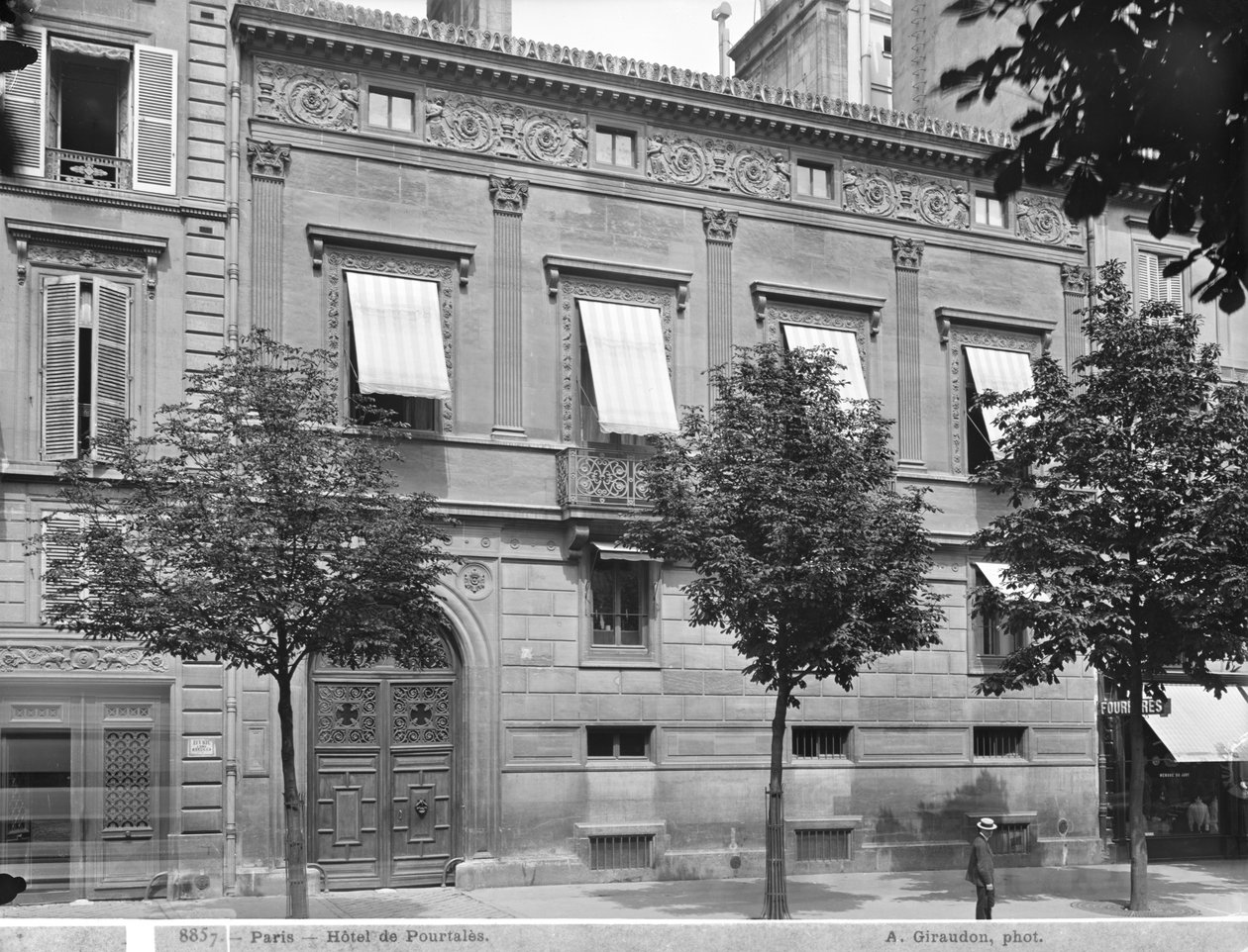 Hotel de Pourtales酒店，外观，19世纪末至20世纪初 作者 阿道夫·吉拉顿（Adolphe Giraudon）
