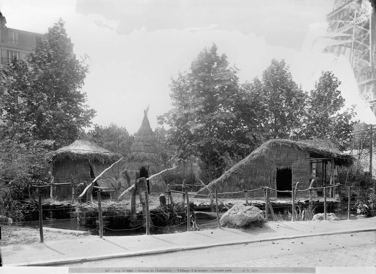 1889年巴黎世界博览会的湖畔村庄，建筑师查尔斯·卡尼尔（1825-98）（bw照片） 作者 阿道夫·吉拉顿（Adolphe Giraudon）