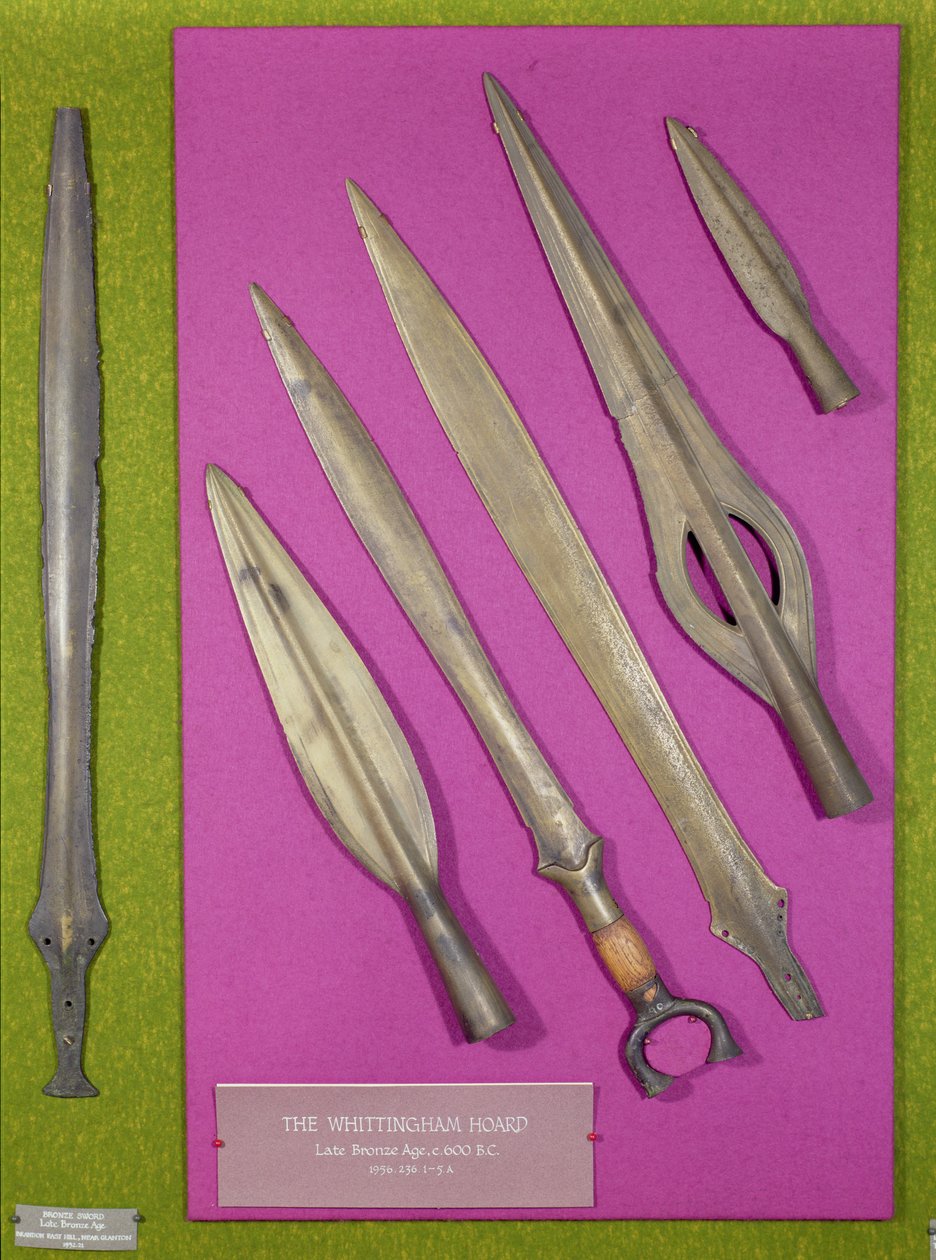Whittingham藏品中的剑和矛头，青铜时代晚期，约公元前600年（青铜）。 作者 时代青铜