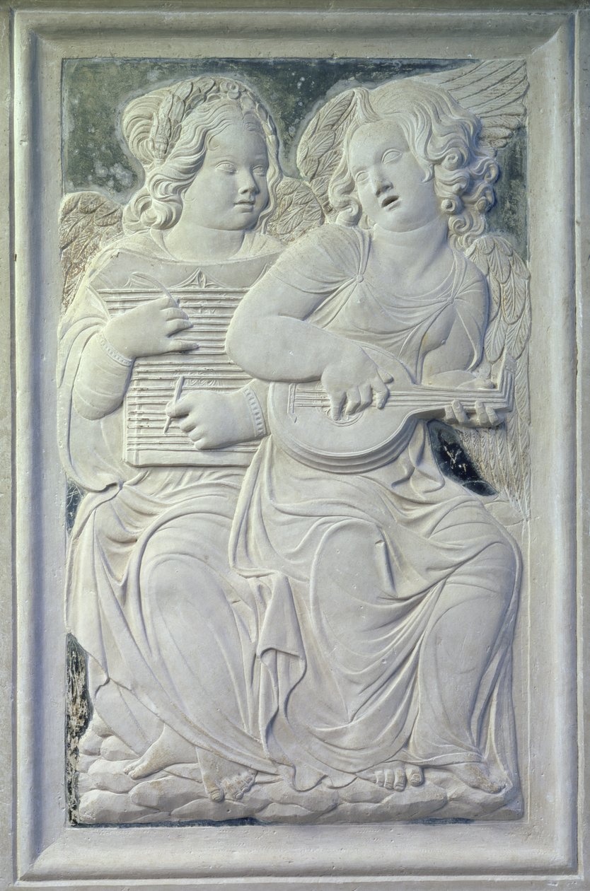 来自Isotta degli Atti教堂的音乐天使楣的两个putti，c.1450（大理石） 作者 阿戈斯蒂诺·迪杜乔