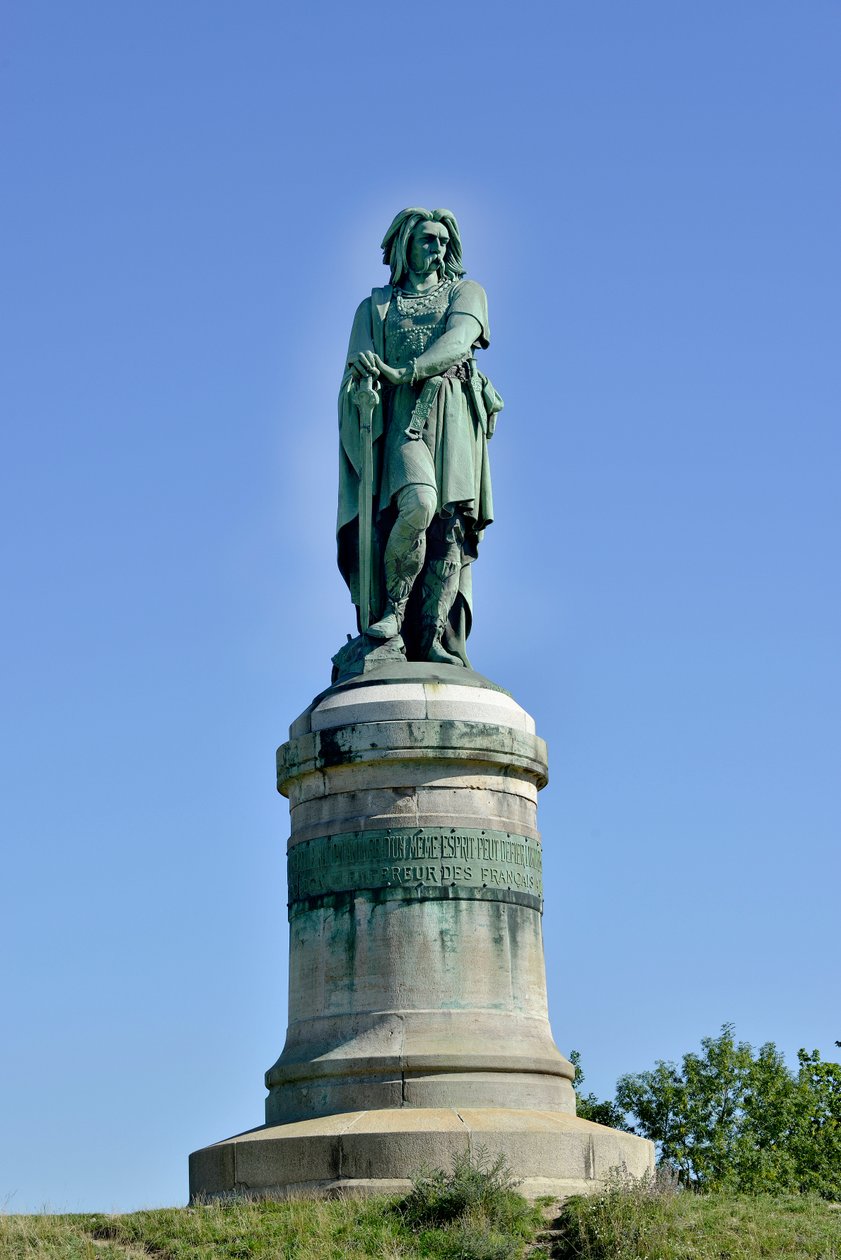 Vercingetorix（公元前 72-46 年），高卢领袖的巨大雕像 - Millet Aime 雕塑（1819-1891） 1865 年在 Mont Auxois 西部的 6.60 m 高 erige（基部 7 m 高，Viollet Le Duc）Alise Sainte Reine 1865 作者 艾梅·米勒