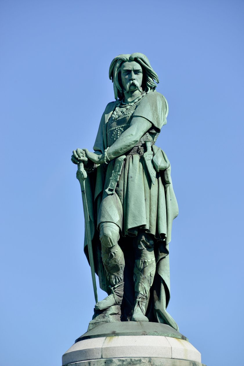 Vercingetorix（公元前 72-46 年），高卢领袖的巨大雕像 - Millet Aime 雕塑（1819-1891） 1865 年在 Mont Auxois 西部的 6.60 m 高的 erige（基部 7 m 高，Viollet Le Duc）Alise Sainte Reine 1865 作者 艾梅·米勒