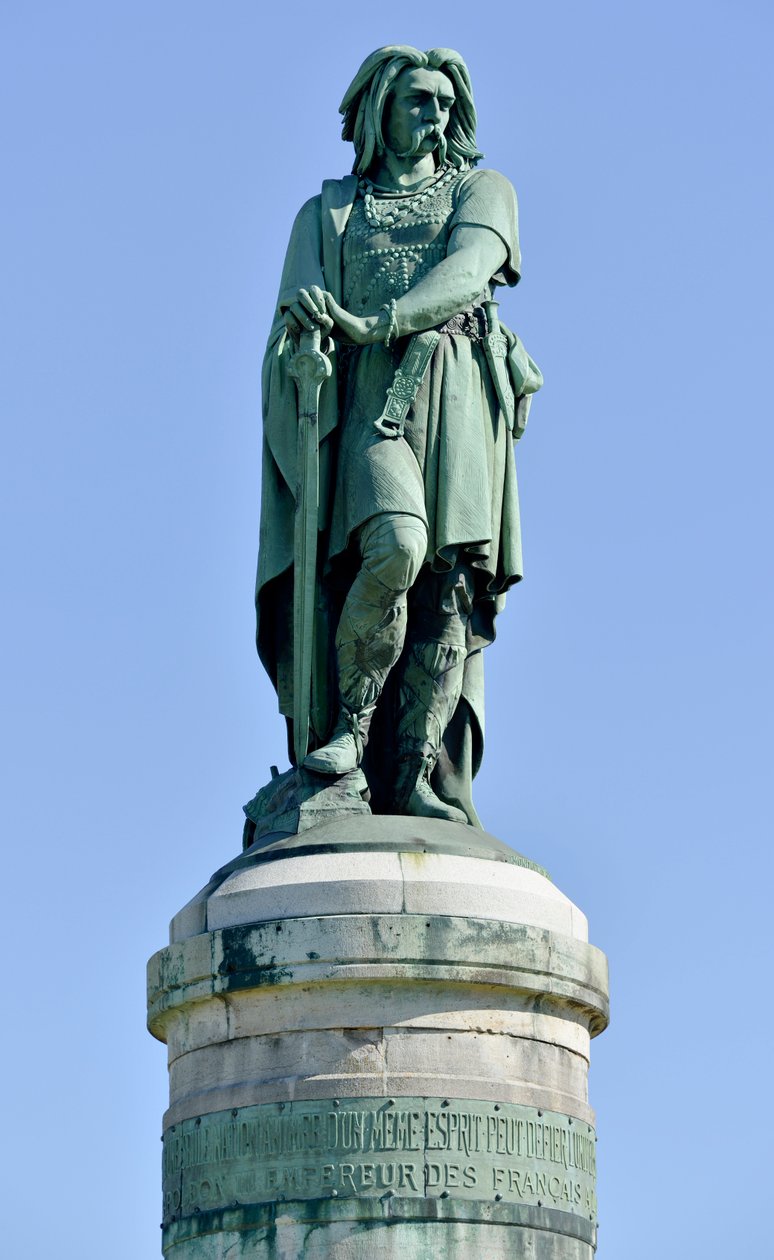 Vercingetorix（公元前 72-46 年），高卢领袖的巨大雕像 - Millet Aime 雕塑（1819-1891） 1865 年在 Mont Auxois 西部的 6.60 m 高的 erige（基部 7 m 高，Viollet Le Duc）Alise Sainte Reine 1865 作者 艾梅·米勒