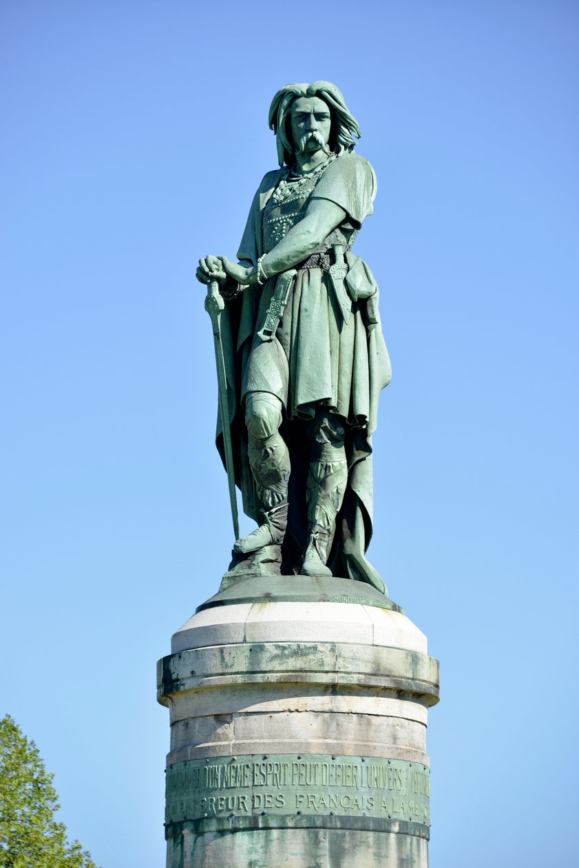 Vercingetorix（公元前 72-46 年），高卢领袖的巨大雕像 - Millet Aime 雕塑（1819-1891） 1865 年在 Mont Auxois 西部的 6.60 m 高 erige（基部 7 m 高，Viollet Le Duc）Alise Sainte Reine 1865 作者 艾梅·米勒