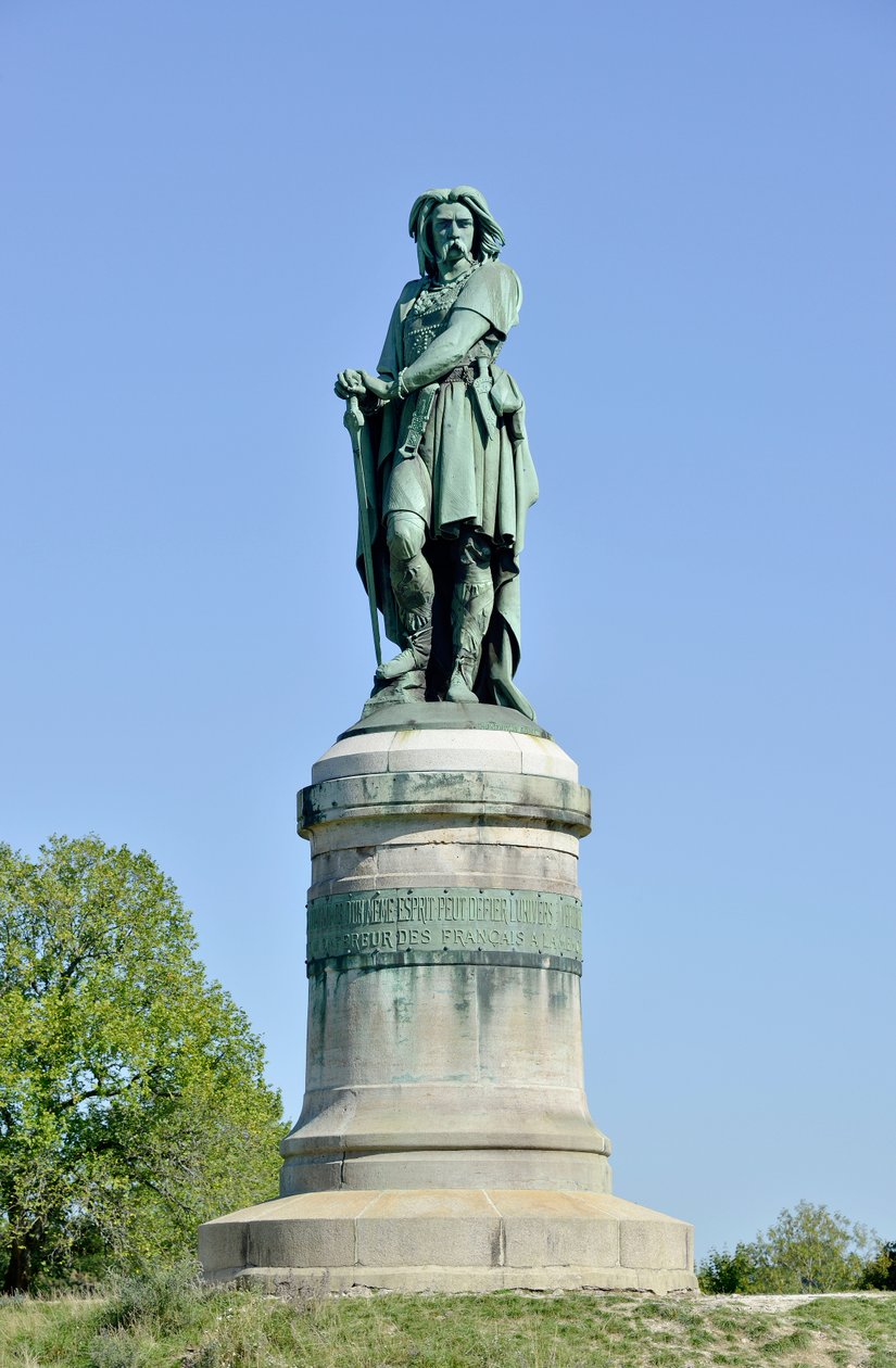 Vercingetorix（公元前 72-46 年），高卢领袖的巨大雕像 - Millet Aime 雕塑（1819-1891） 1865 年在 Mont Auxois 西部的 6.60 m 高 erige（基部 7 m 高，Viollet Le Duc）Alise Sainte Reine 1865 作者 艾梅·米勒