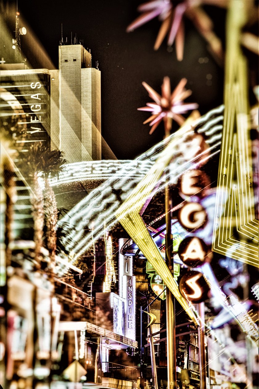  作者 亚历克斯·卡明克