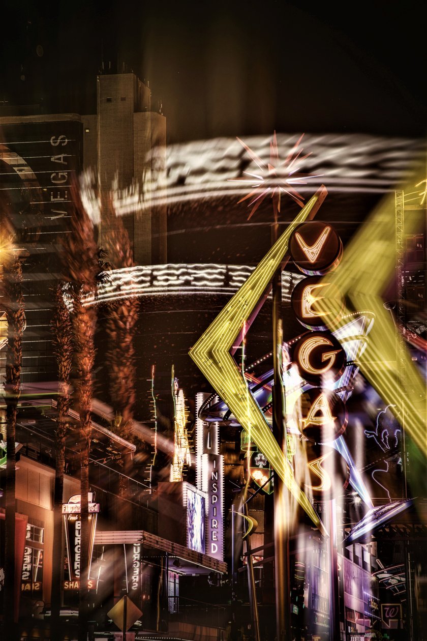  作者 亚历克斯·卡明克