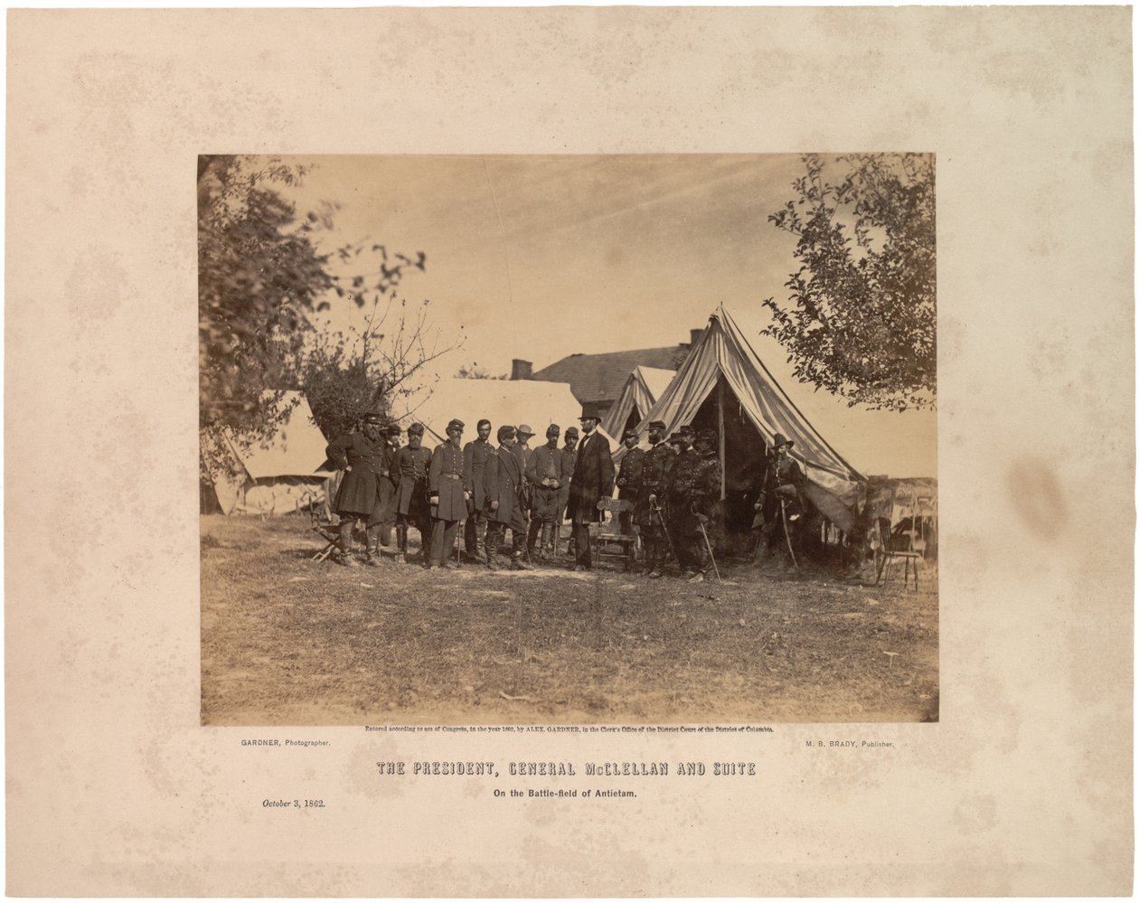 总统，麦克莱伦将军和套房...... Antietam，1862年10月3日（sepia photo） 作者 亚历山大·加德纳