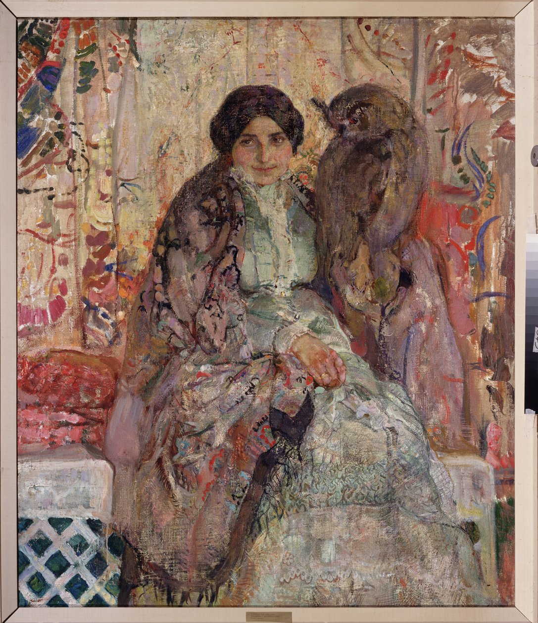 与大角猫头鹰在一起的女人亚历山大-伊万诺维奇-萨维诺夫（1881-1942 年）的画作，布面油画 作者 亚历山大·伊万诺维奇·萨维诺夫