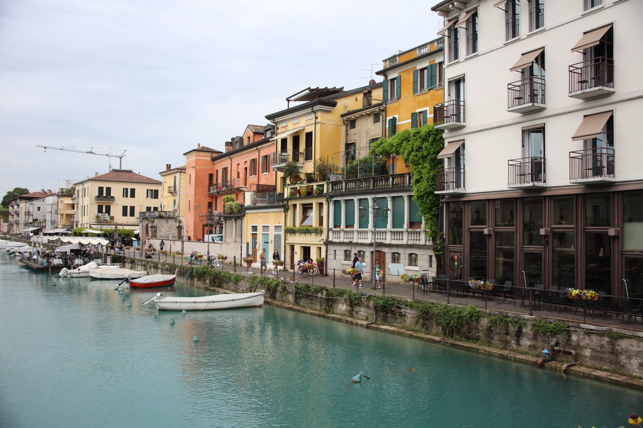 Peschiera del Garda Klein Venedig 作者 亚历山德拉·约瑟夫