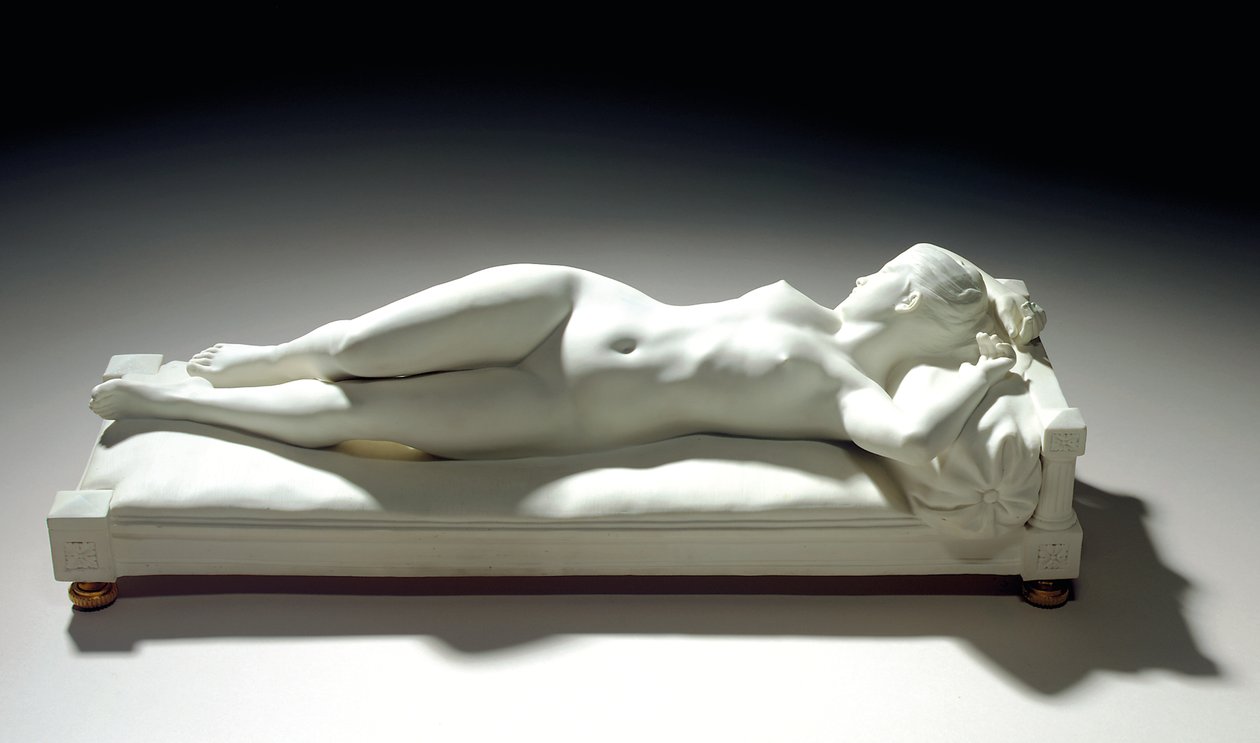 Sevres斜躺裸体“ Le Repos”的饼干人物 作者 阿尔弗雷德·鲍彻（Alfred Boucher）