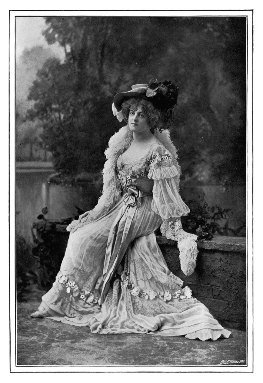 玛丽·斯塔德霍尔姆（Marie Studholme），英国戏剧演员，1901年。 作者 阿尔弗雷德·埃利斯和沃勒里