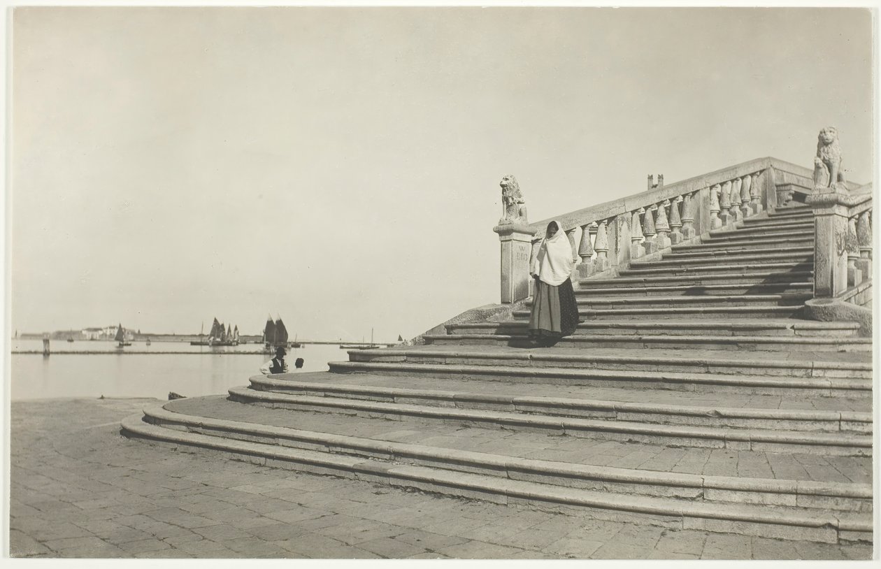 威尼斯的石头》，基奥贾，1887年，192039年印刷。 作者 阿尔弗雷德·斯蒂格利茨