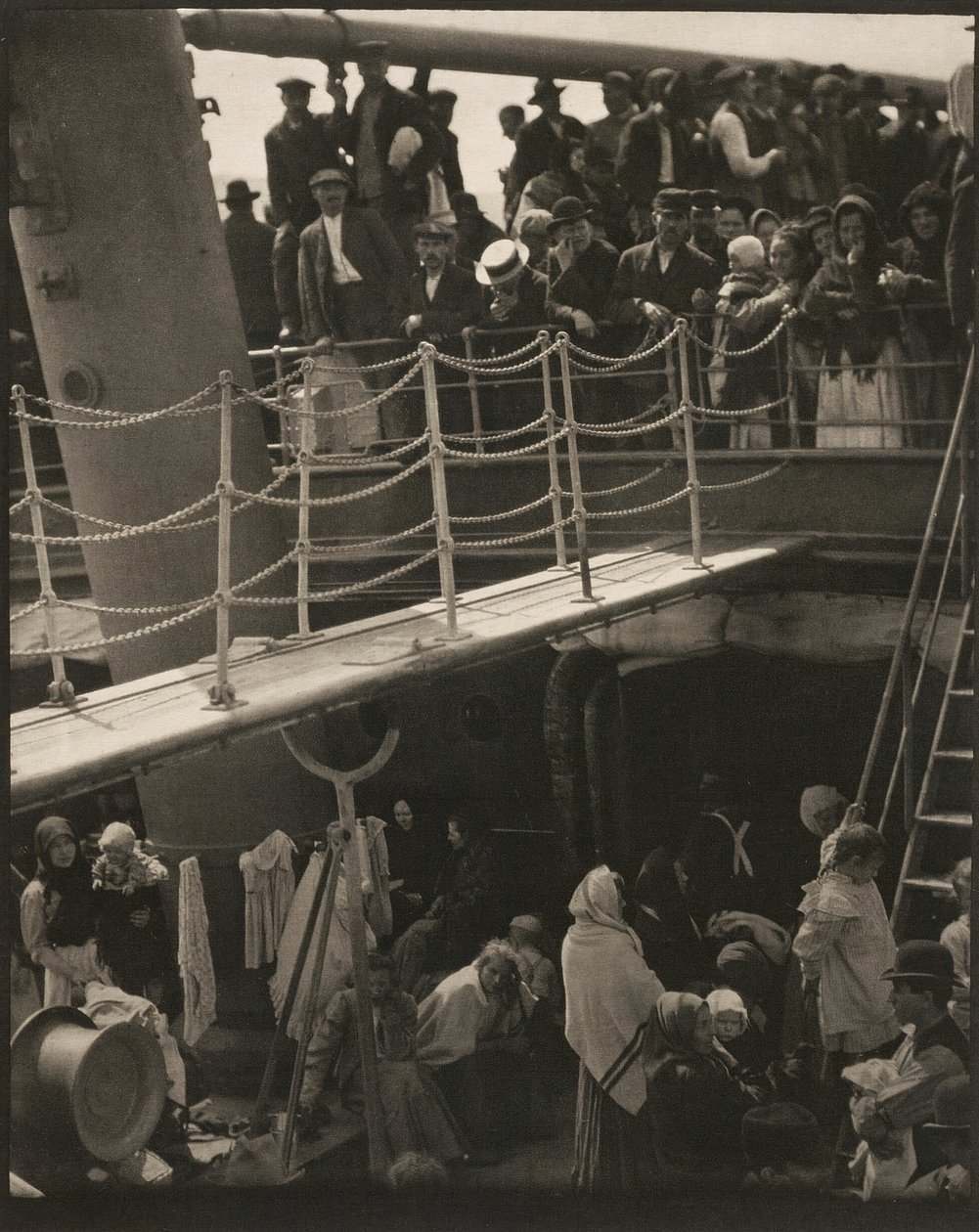 The Steerage，1907年，1915年印刷。 作者 阿尔弗雷德·斯蒂格利茨