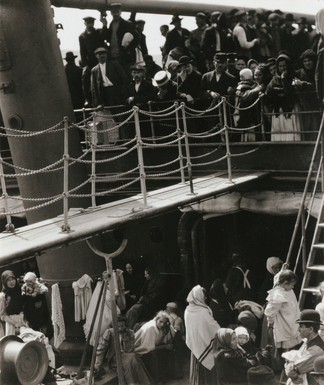 The Steerage，1907年，192039年印刷。 作者 阿尔弗雷德·斯蒂格利茨