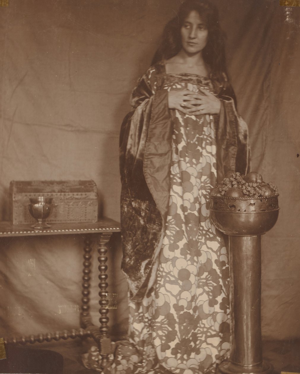 Alice Dieudonne Chase的肖像，约1906年。 作者 爱丽丝·格森·蔡斯
