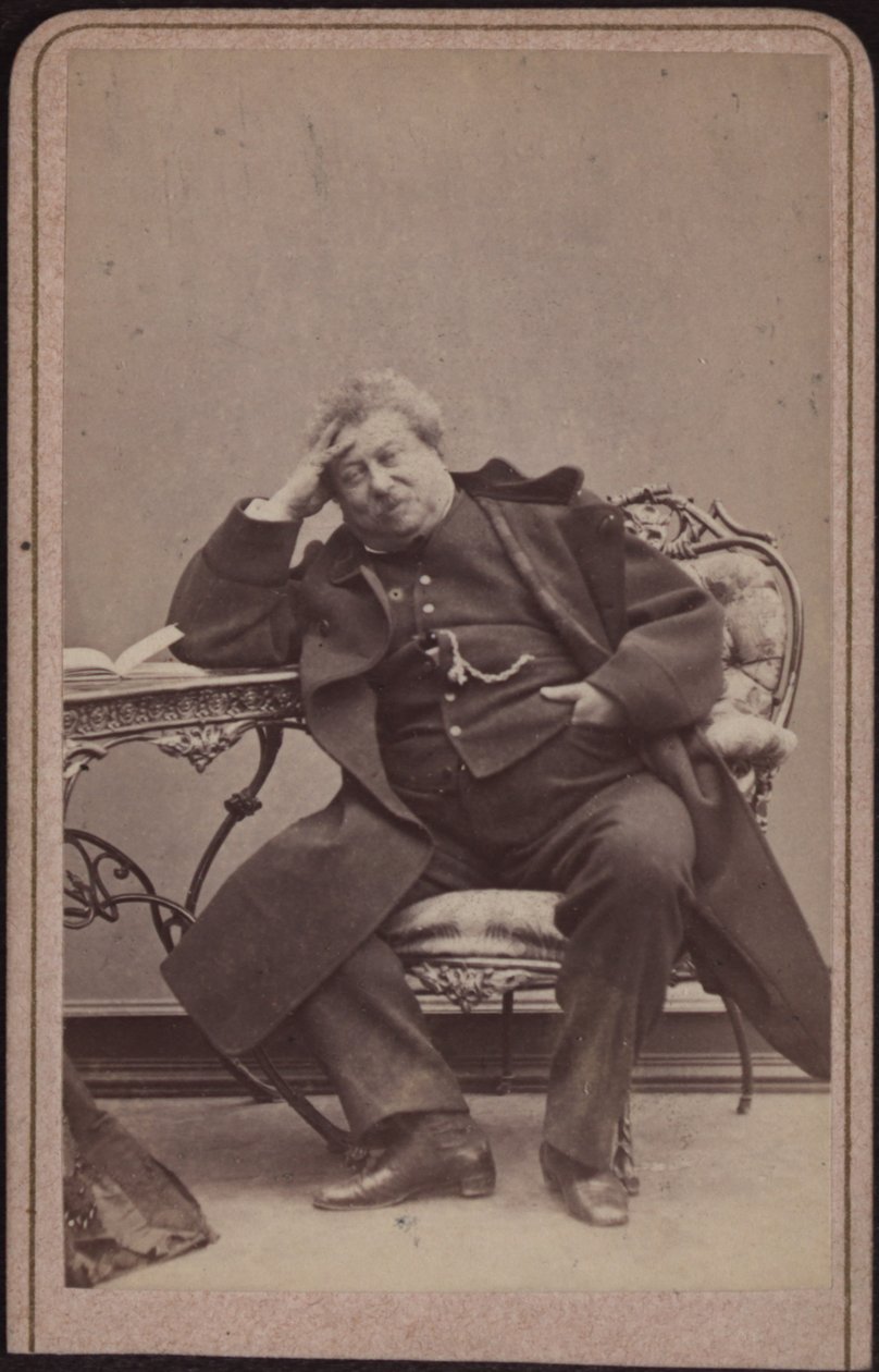 作者：大仲马（Alexandre Dumas père）1802-1870，约1868年。 作者 阿曼德头盔
