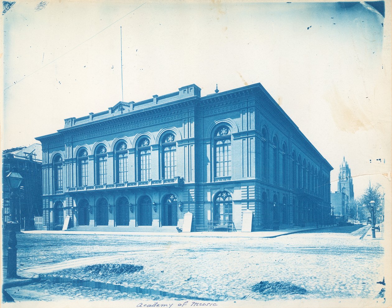 音乐学院，广泛和蝗虫街道，宾夕法尼亚州费城，1865年（冷型） 作者 美国摄影师