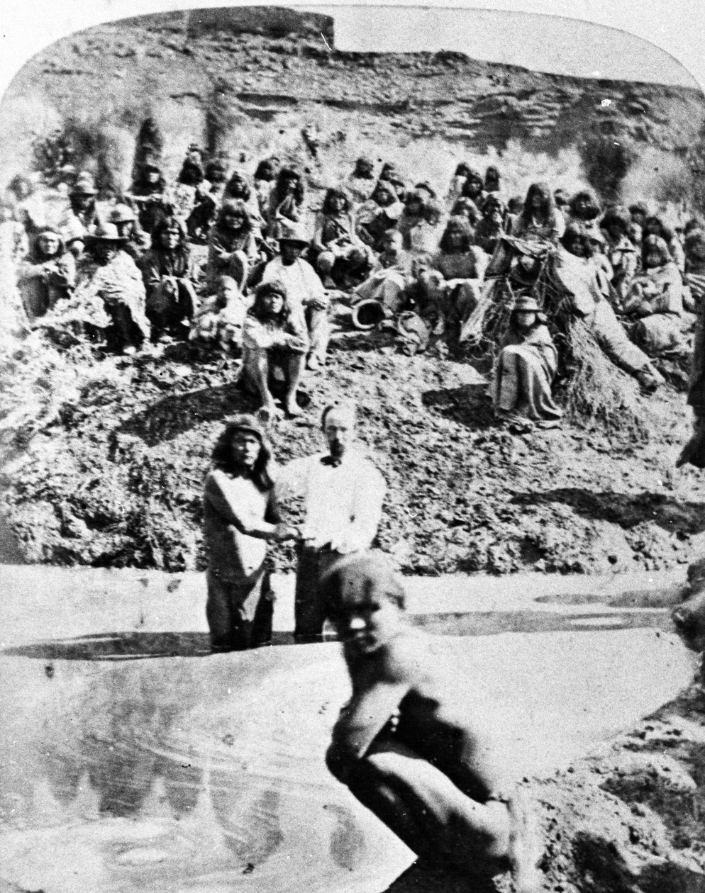 美国土着人的摩门教洗礼，1875年 作者 美国摄影师